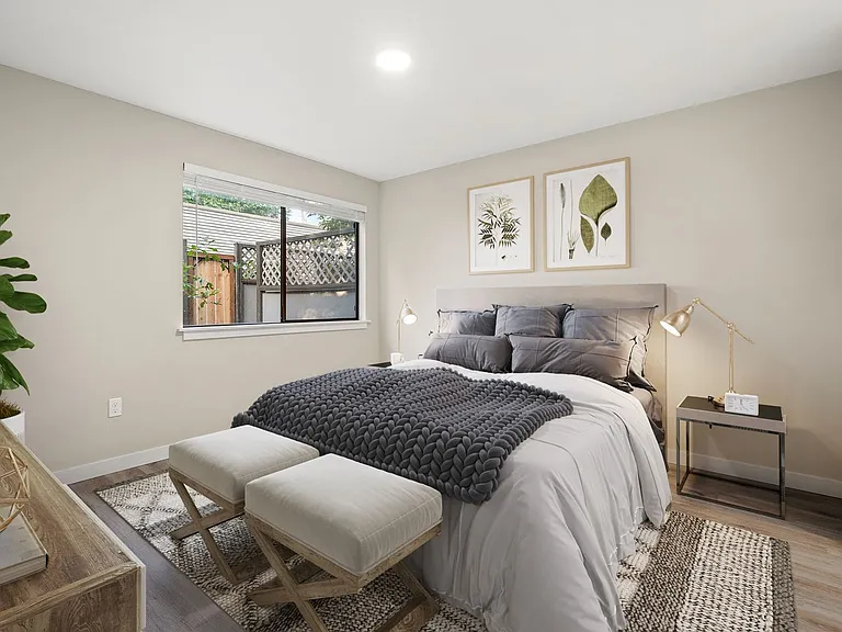 Bellevue One Condo Apartments — Photo 13