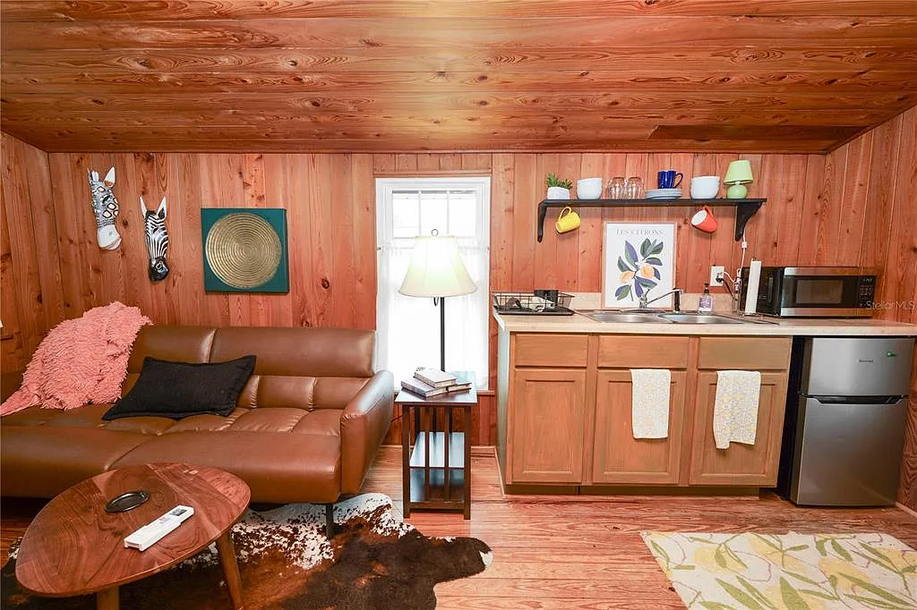1 bed, 1.0 bath, 381 sqft, $1,600 — Photo 3
