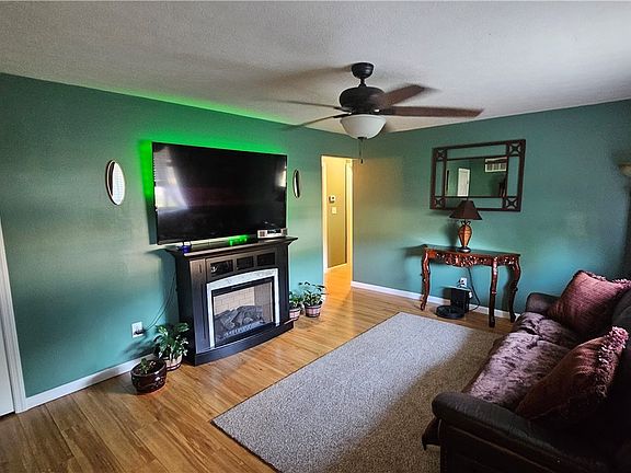 4th image of 284 Thelma Dr