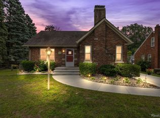 2230 Hollywood Dr, Monroe, MI 48162