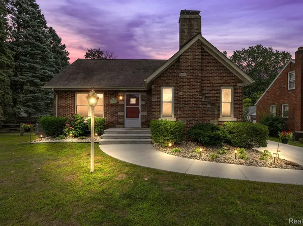 2230 Hollywood Dr, Monroe, MI 48162
