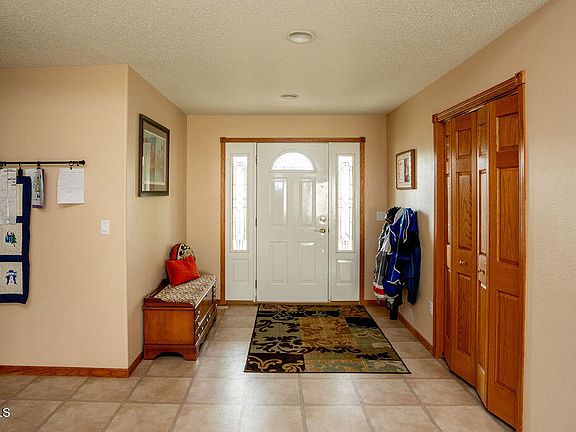 3rd image of 308 25th Ave NE
