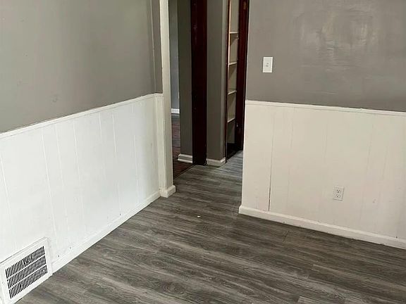 3rd image of 9541 Grandmont Ave