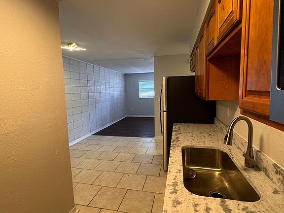 5th image of 121 E Patterson St #123