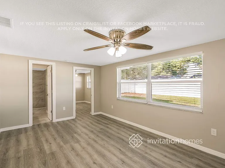 10821 Manchester Rd — Photo 24