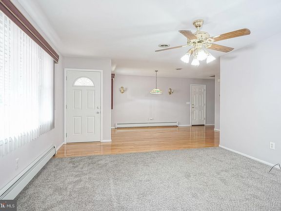 4th image of 58 Westbrook Dr