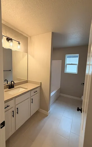 2326 N Sunmore Way #2.5 — Photo 7