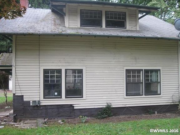 3rd image of 300 S Settlemier Ave