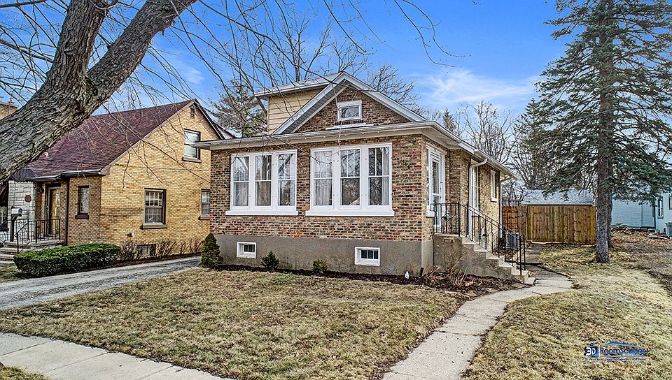 1118 Clay St, Woodstock, IL 60098 Zillow