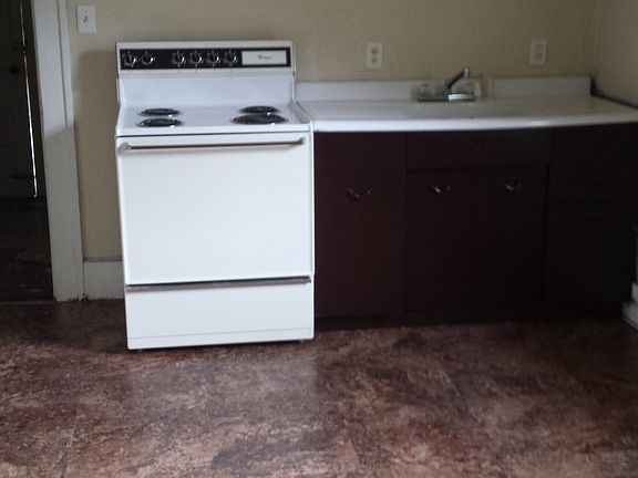 4th image of 4046 Brooke St