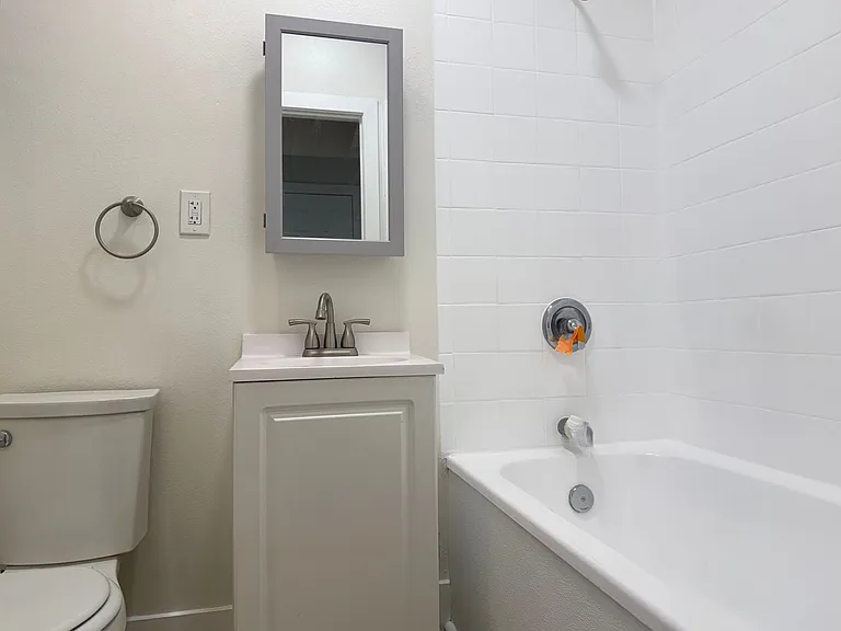 207 S Berendo St #103 — Photo 8
