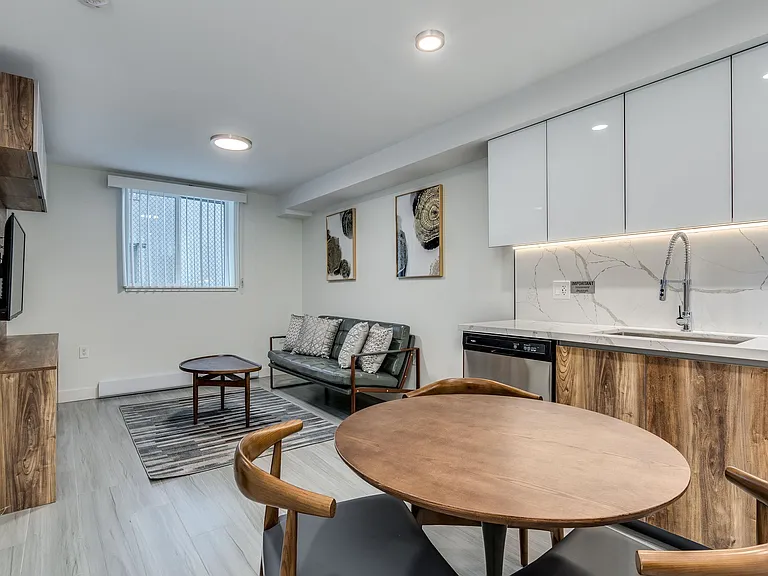 1168 Pendrell St #102 — Photo 5