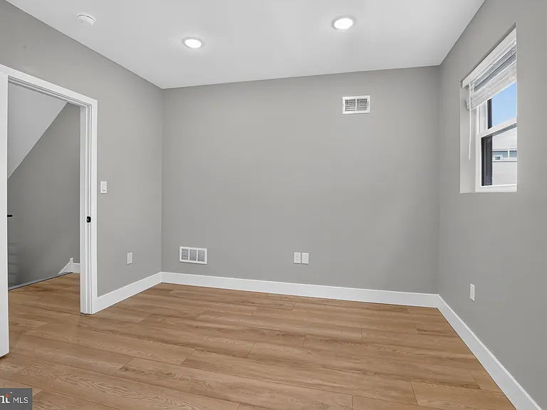 1843 E Hazzard St #2 — Photo 23