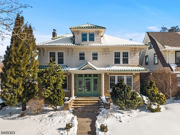 3rd image of 281 Forest Ave