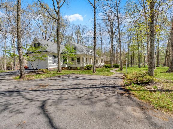 3rd image of 359 Old Farm Rd