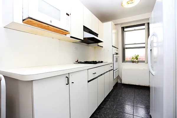 Sold by Keller Williams Realty Landmark II | media 8