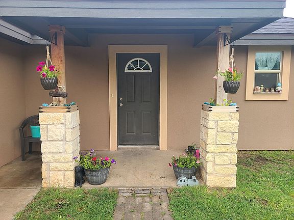 2nd image of 1205 Barnes Ave