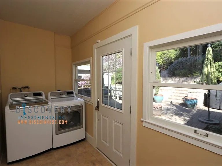 812 Trestle Glen Rd — Photo 10