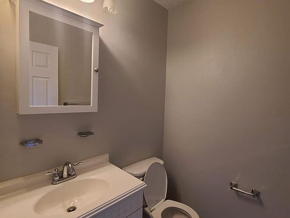 5th image of 2267 Chapel Dr #2265