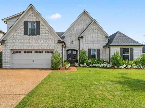 215 Laurel Wood Ln, Oakland, TN 38060