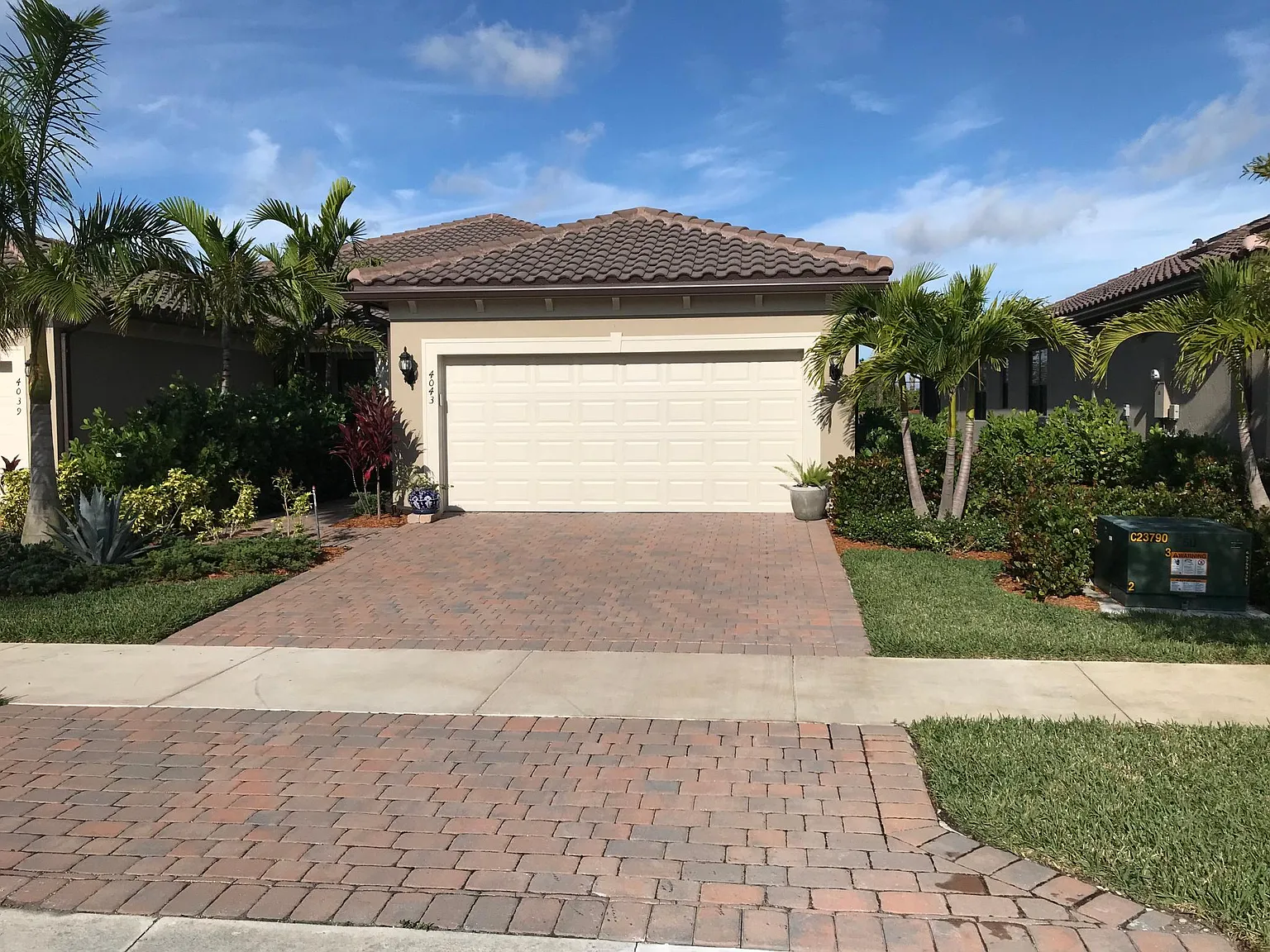 2 bed, 1579 sqft, $3,000 — Photo 2