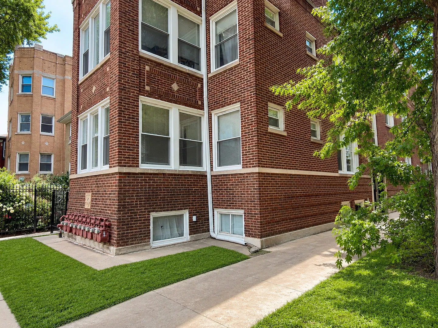 3 bed, 1750 sqft, $2,600 — Photo 3