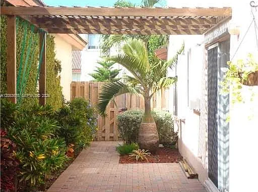5273 NW 113th Ave — Photo 31