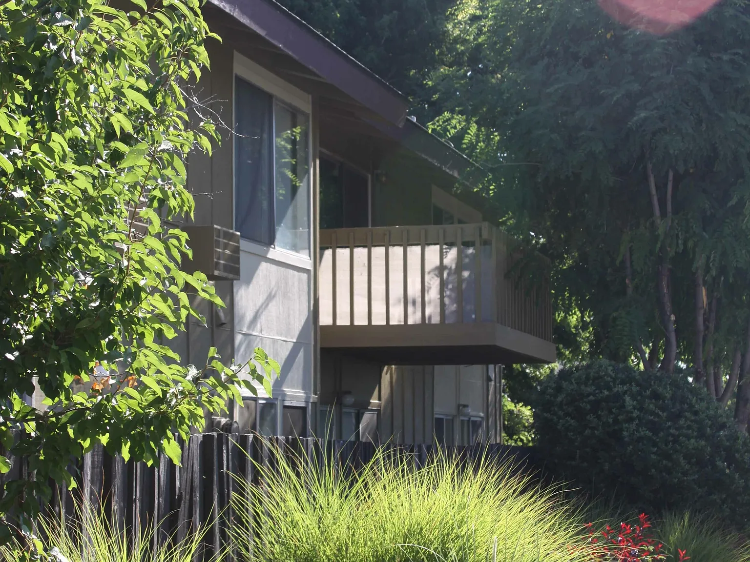 Plumas Garden Apartments — Photo 2