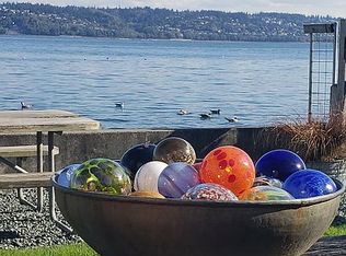 7483 Humphrey Rd, Clinton, WA 98236