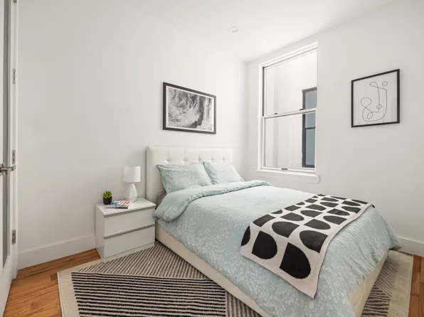 247 Mt Hope Place image 8 of 12