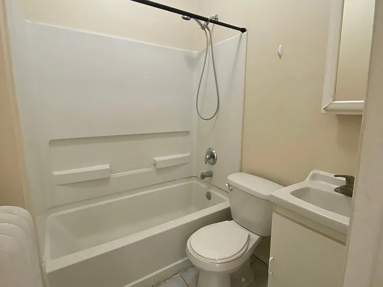 306 N 35th St #3F — Photo 7