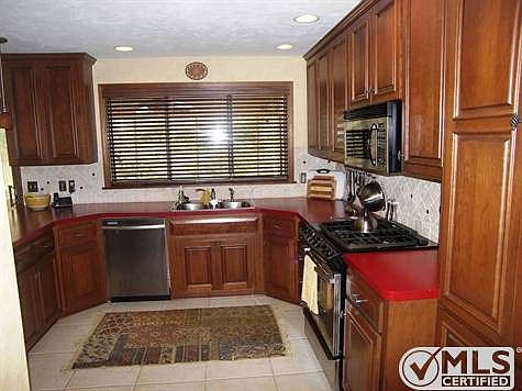 2nd image of 2601 Noble Dr