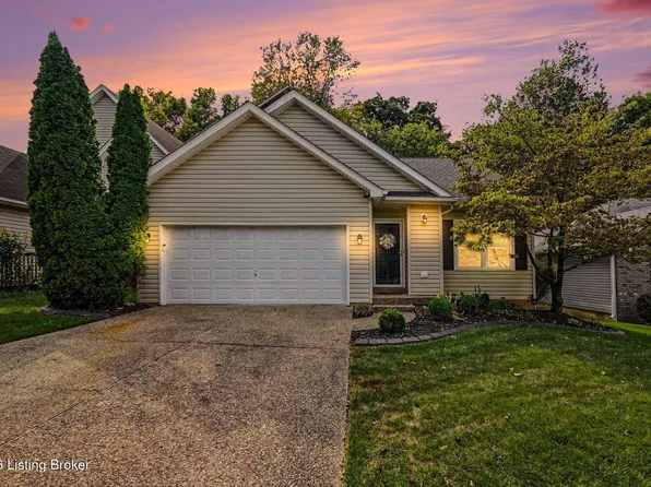 10400 Pinoak View Dr, Louisville, KY 40299