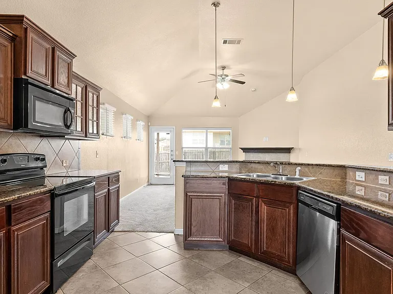 2707 Camp Cooper Dr — Photo 6