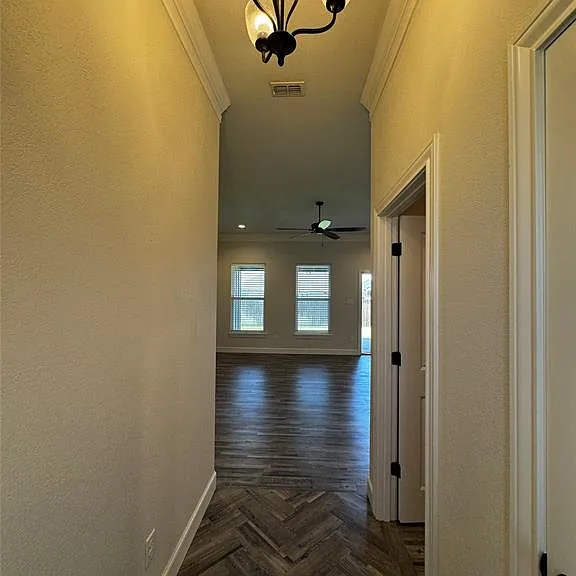 331 Sophia Ln — Photo 2