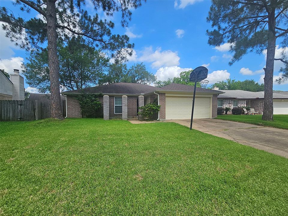 1st image of 3206 Pebble Lake Dr