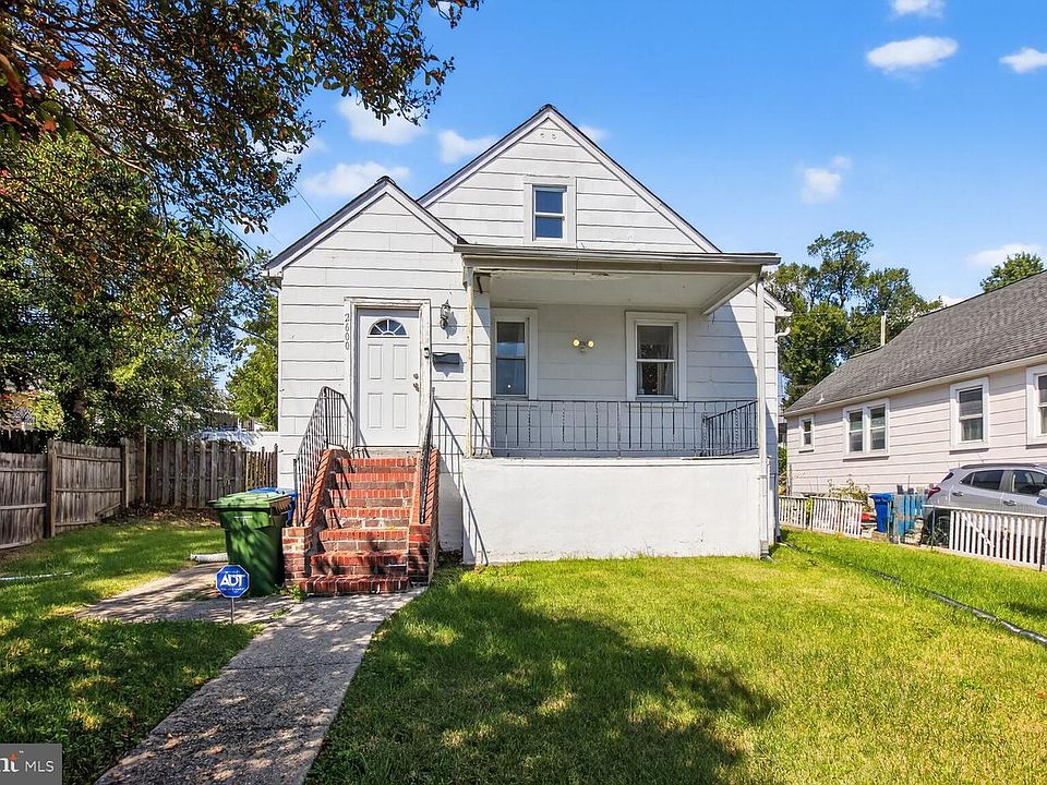 1st image of 2600 Roselawn Ave
