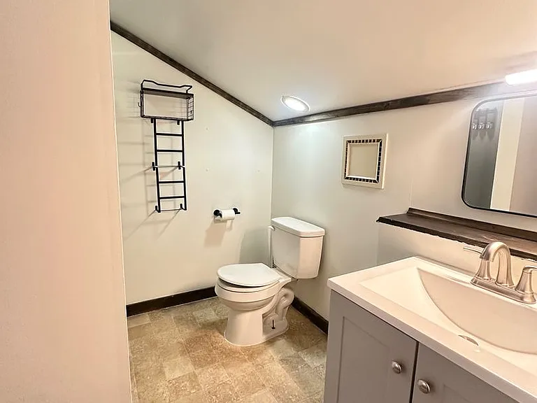 283 Station Rd — Photo 18