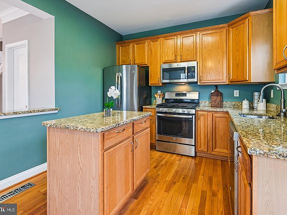 3rd image of 3853 Watkins Mill Dr