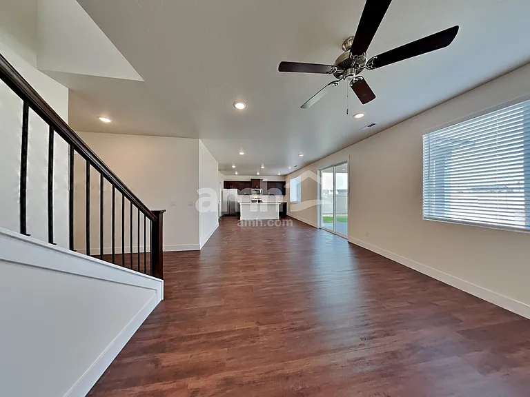 1453 N Alderleaf Ave — Photo 5