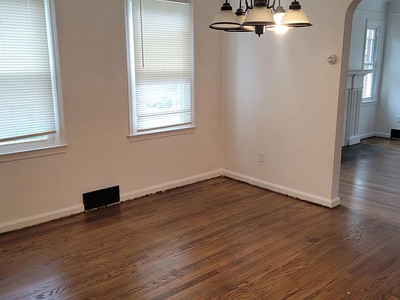 4th image of 18600 Hartwell St #2