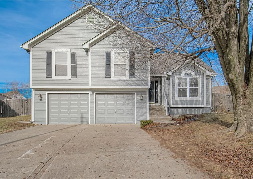 5509 NE Wildflower Ct, Lees Summit, MO 64064 | Zillow
