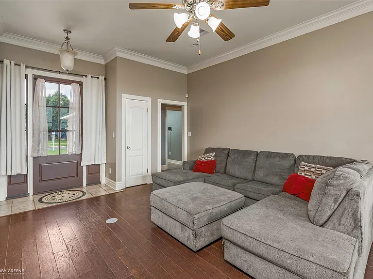1014 Creole Dr — Photo 2