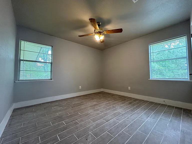 1008 Oak Hollow Pl — Photo 6