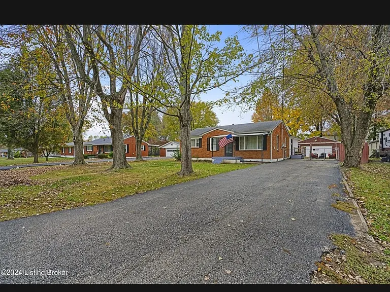 5713 Walnut Way — Photo 4