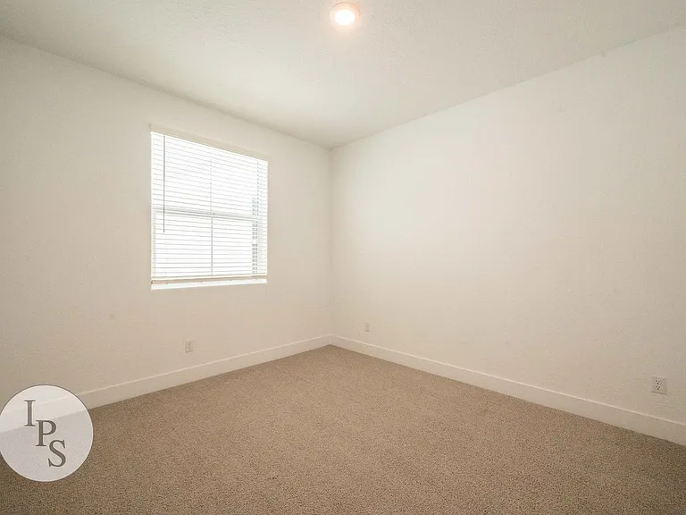 2830 E Tamarind Dr — Photo 18