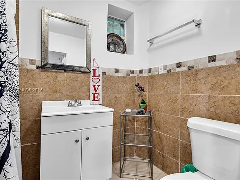 519 NW 52nd St #519 — Photo 17