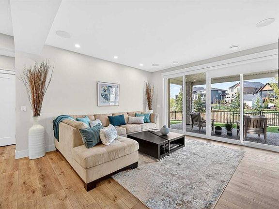 5th image of 45 NE Cranbrook Rise SE