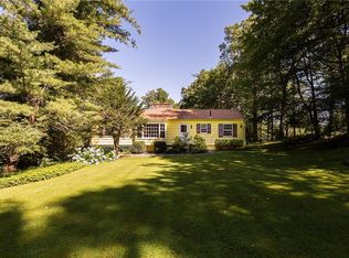 49 Chesham Dr, Middlebury, CT 06762