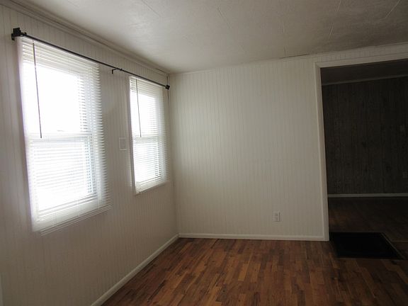 3rd image of 2120 Gail Ln